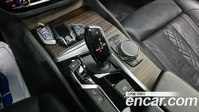 BMW 5 Series 2018 — Фото 9/20