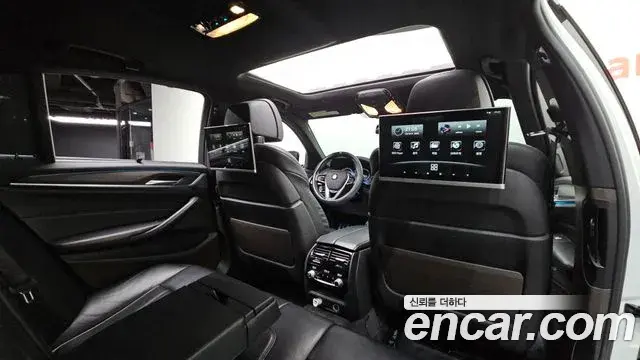 BMW 5 Series 2018 — Фото 12/20