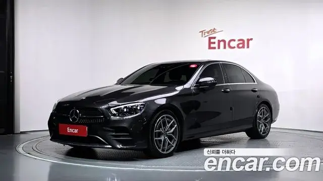 Mercedes-Benz E-Class 2022 — Фото 1/20