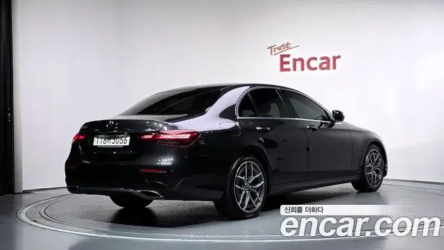 Mercedes-Benz E-Class 2022 — Фото 2/20
