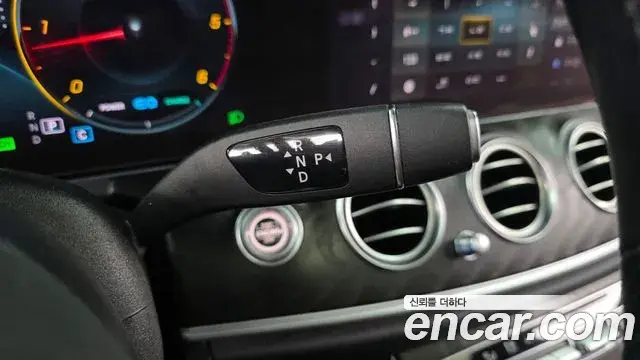 Mercedes-Benz E-Class 2022 — Фото 9/20