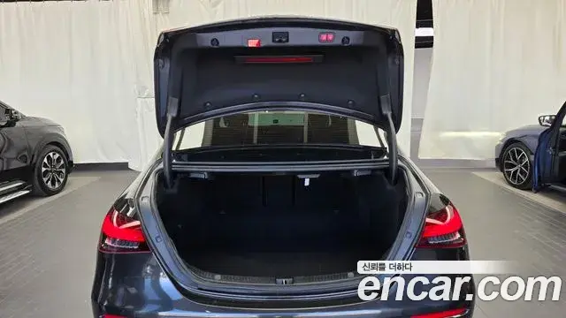 Mercedes-Benz E-Class 2022 — Фото 20/20