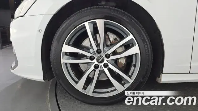 Audi A6 2021 — ფოტო 5/20