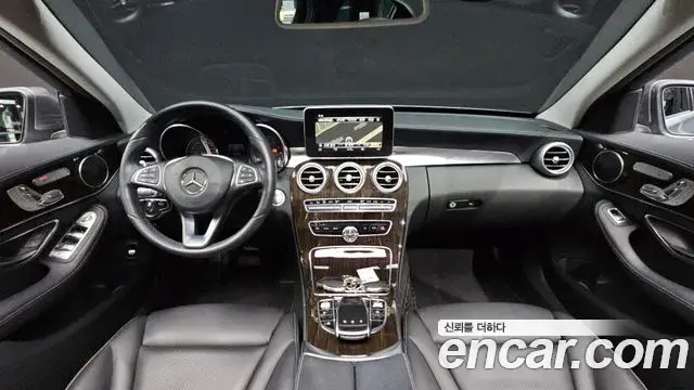 Mercedes-Benz C-Class 2018 — Фото 7/20