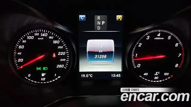 Mercedes-Benz C-Class 2018 — Фото 8/20