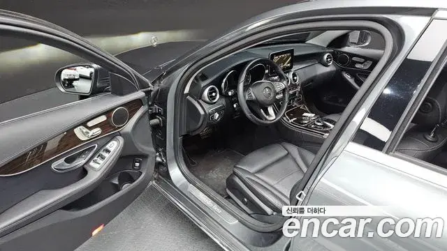 Mercedes-Benz C-Class 2018 — Фото 12/20