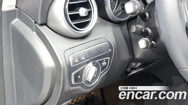 Mercedes-Benz C-Class 2018 — Фото 15/20