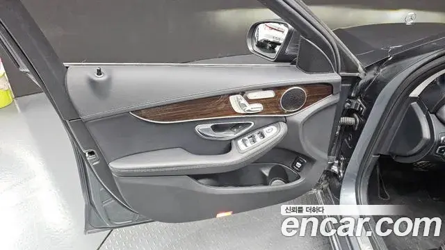 Mercedes-Benz C-Class 2018 — Фото 20/20