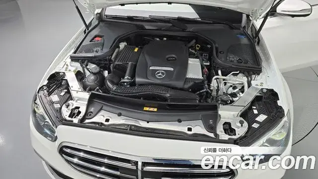 Mercedes-Benz E-Class 2023 — Фото 6/20
