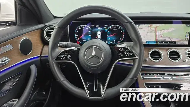 Mercedes-Benz E-Class 2023 — Фото 13/20
