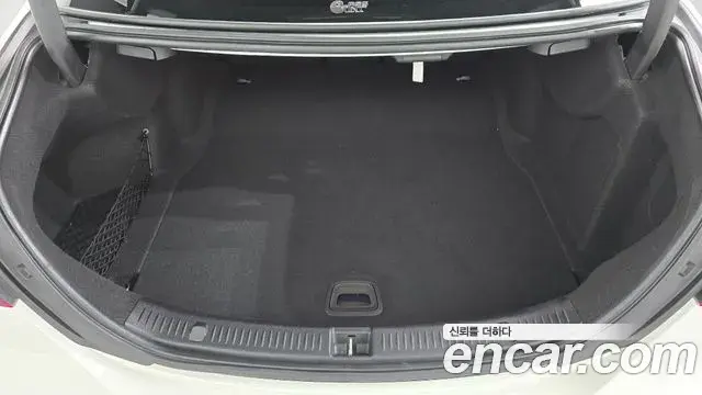 Mercedes-Benz E-Class 2023 — Фото 16/20