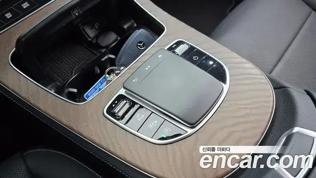 Mercedes-Benz E-Class 2023 — Фото 17/20