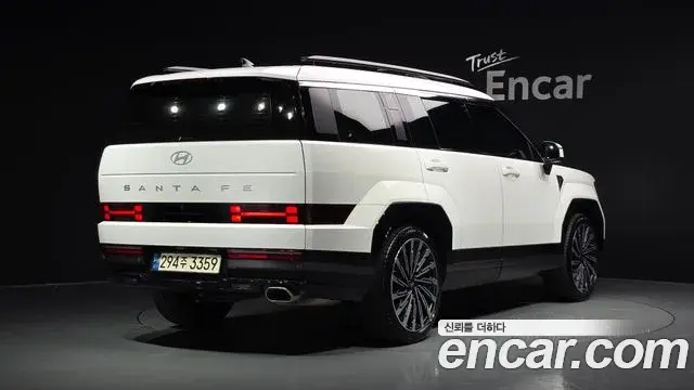 Hyundai Santa Fe 2023 — Photo 2/20