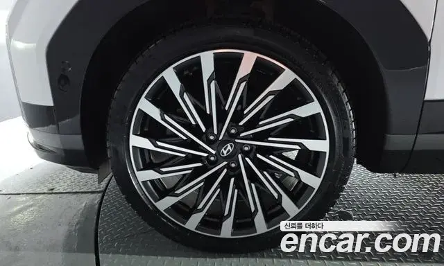 Hyundai Santa Fe 2023 — Photo 5/20