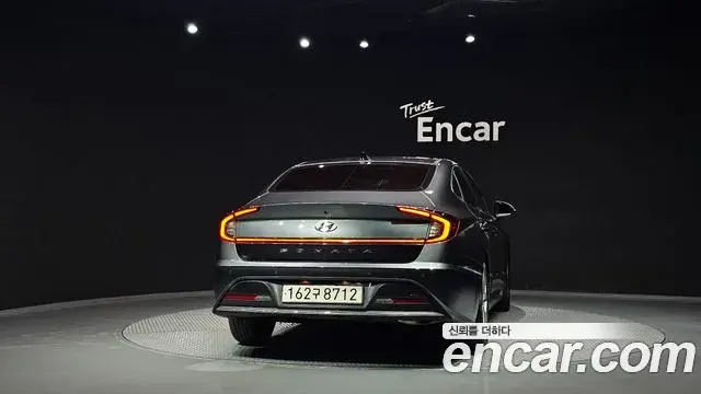Hyundai Sonata 2022 — Фото 4/20
