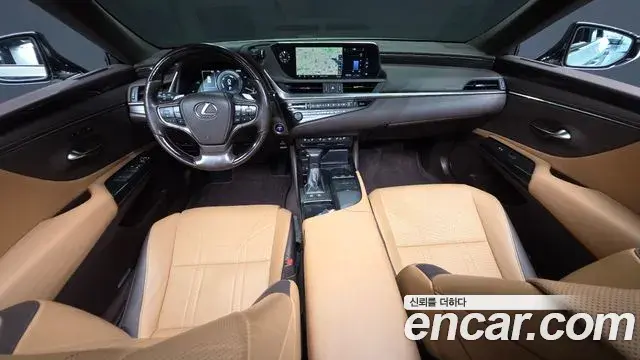 Lexus ES300h 2020 — Фото 7/20