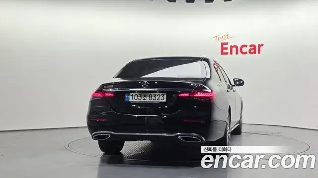 Mercedes-Benz E-Class 2021 — Фото 4/20