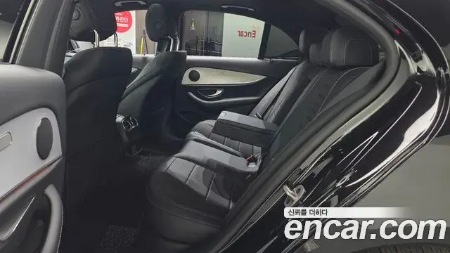 Mercedes-Benz E-Class 2021 — Фото 12/20