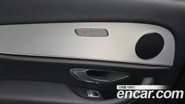 Mercedes-Benz E-Class 2021 — Фото 18/20