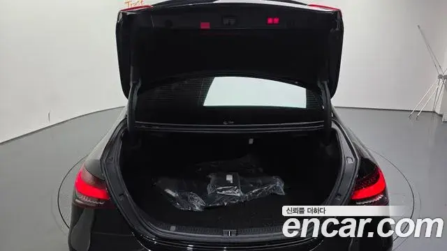 Mercedes-Benz E-Class 2021 — Фото 20/20