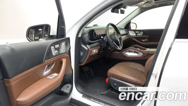 Mercedes-Benz GLE-Class 2025 — Фото 10/20
