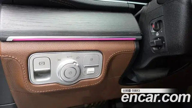 Mercedes-Benz GLE-Class 2025 — Фото 17/20