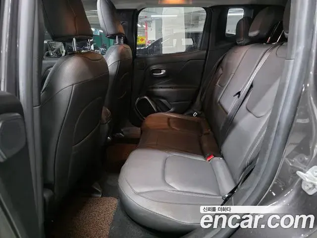 Jeep Renegade 2019 — Фото 12/19