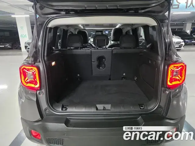 Jeep Renegade 2019 — Фото 13/19