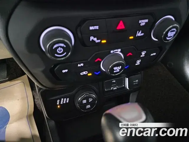 Jeep Renegade 2019 — Фото 19/19