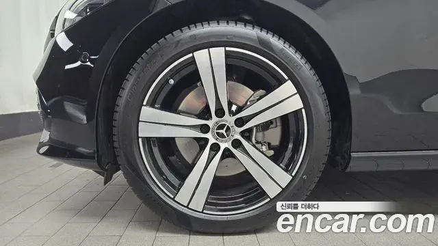 Mercedes-Benz C-Class 2026 — Photo 5/20