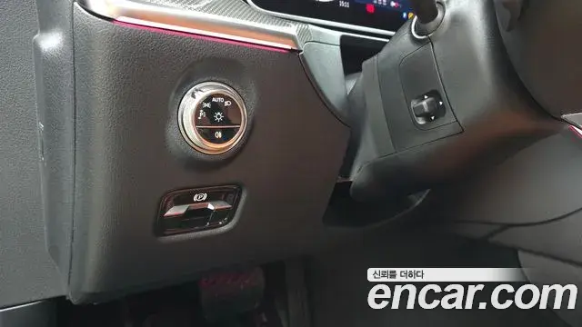 Mercedes-Benz C-Class 2026 — Photo 20/20