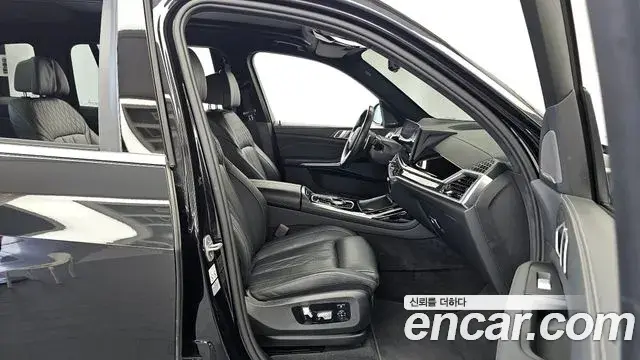 BMW X7 2024 — Фото 10/20