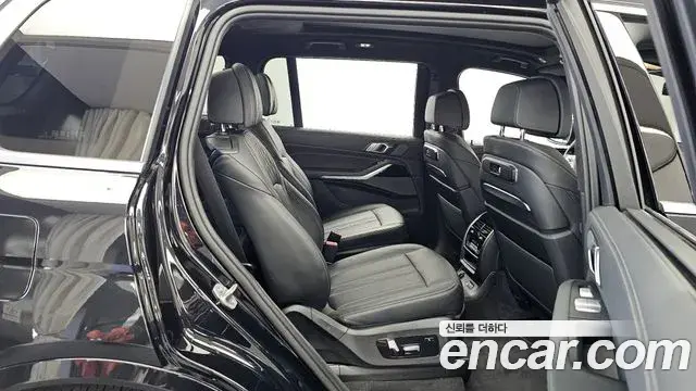 BMW X7 2024 — Фото 11/20
