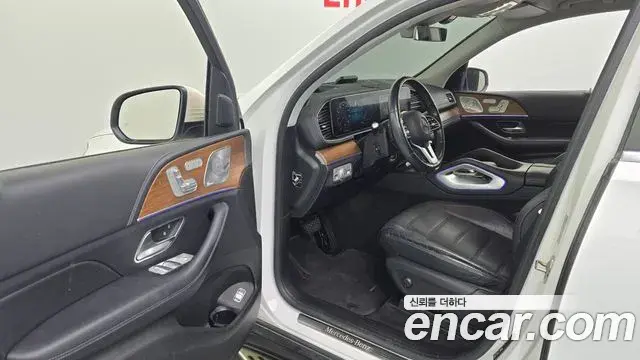 Mercedes-Benz GLE-Class 2019 — Фото 10/20