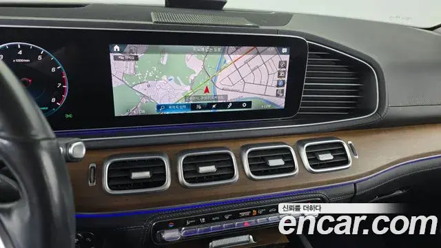 Mercedes-Benz GLE-Class 2019 — Фото 12/20
