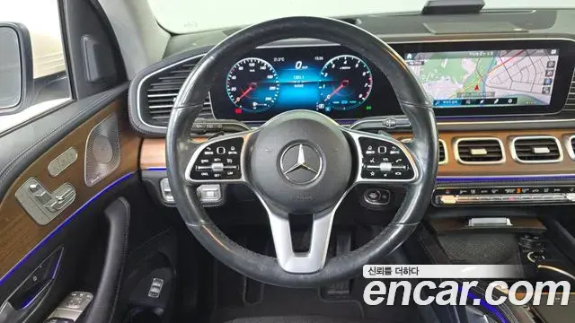 Mercedes-Benz GLE-Class 2019 — Фото 13/20