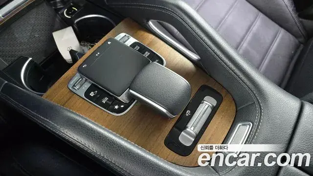 Mercedes-Benz GLE-Class 2019 — Фото 15/20