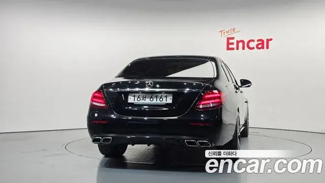 Mercedes-Benz E-Class 2018 — Фото 4/20