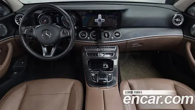 Mercedes-Benz E-Class 2018 — Фото 7/20