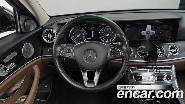 Mercedes-Benz E-Class 2018 — Фото 13/20