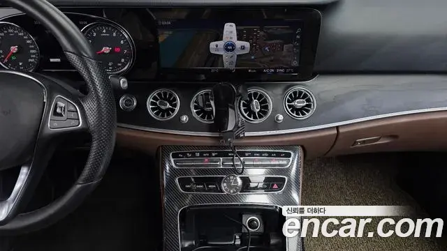 Mercedes-Benz E-Class 2018 — Фото 15/20