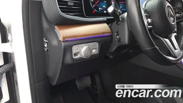 Mercedes-Benz GLE-Class 2021 — Фото 13/20