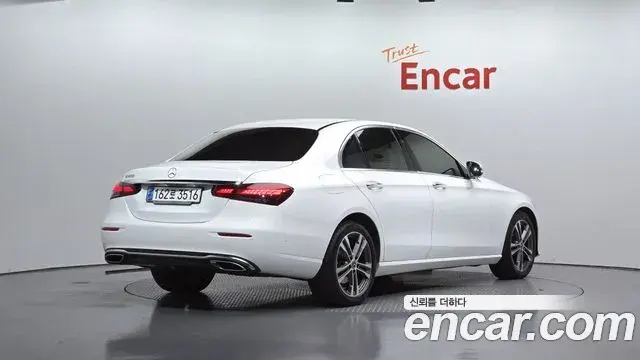 Mercedes-Benz E-Class 2023 — Фото 2/20
