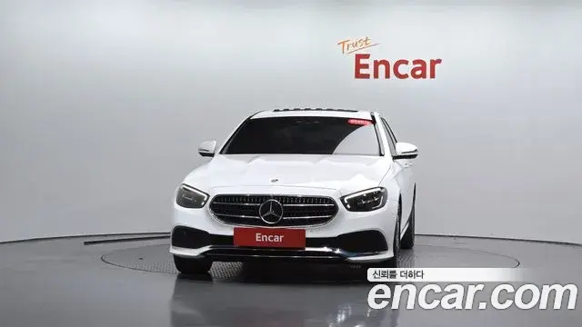 Mercedes-Benz E-Class 2023 — Фото 3/20
