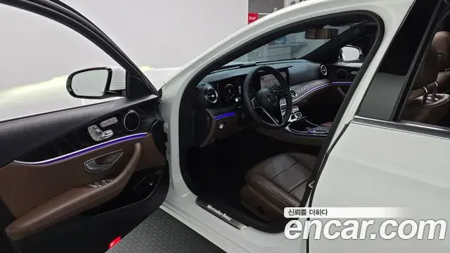 Mercedes-Benz E-Class 2023 — Фото 10/20