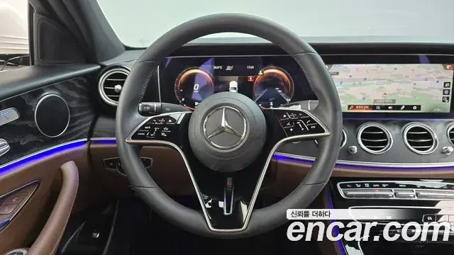 Mercedes-Benz E-Class 2023 — Фото 13/20