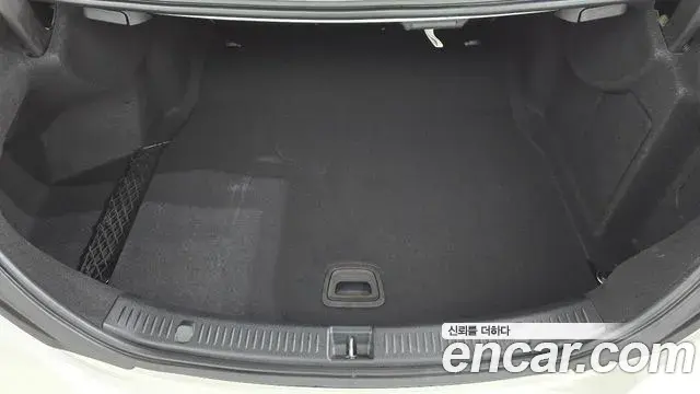 Mercedes-Benz E-Class 2023 — Фото 16/20