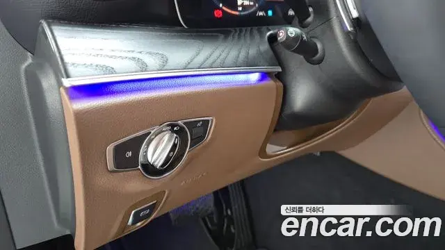 Mercedes-Benz E-Class 2023 — Фото 18/20