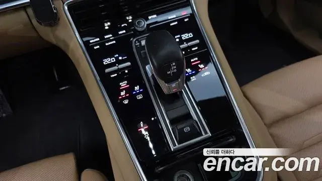 Porsche Panamera 2018 — Фото 9/20