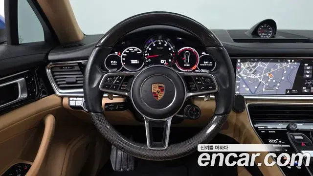 Porsche Panamera 2018 — Фото 13/20